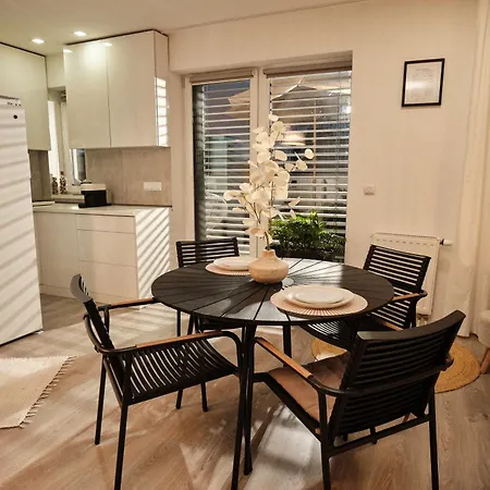 Doboz Apartment *
