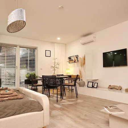 Doboz Apartamento Pécs